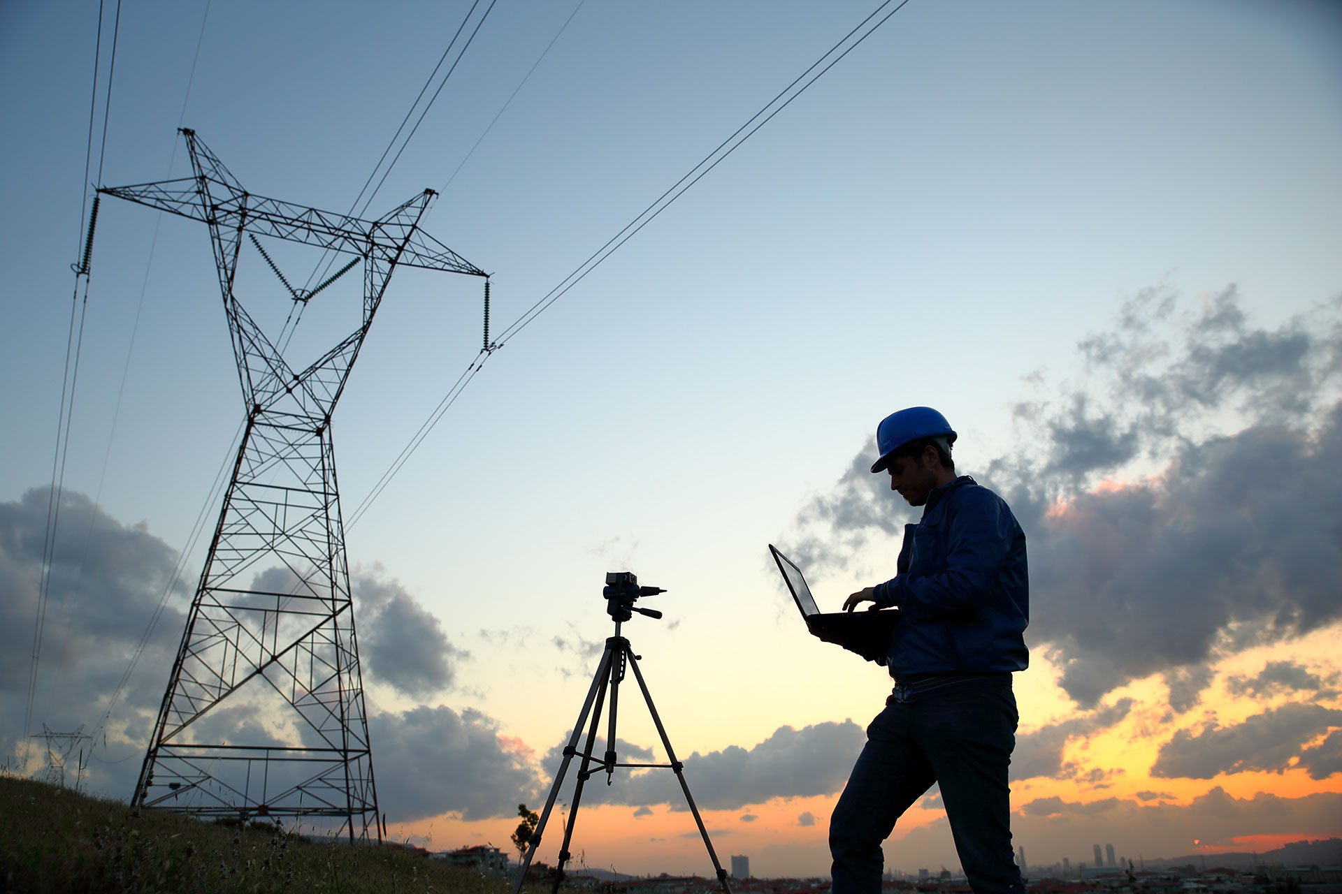 Five Reasons to Consider Outsourcing Your Accounting & Financials in the Highly-Complex Telecom Industry